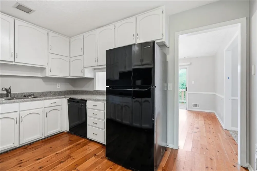 1384 Huntsmen Glen Riverdale, GA 30296