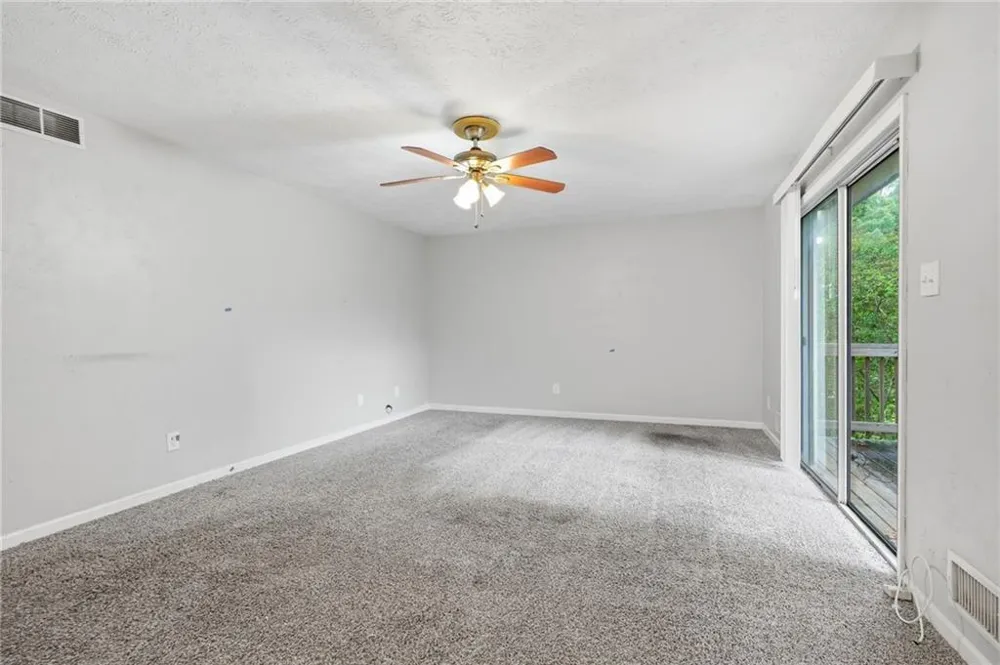 1384 Huntsmen Glen Riverdale, GA 30296