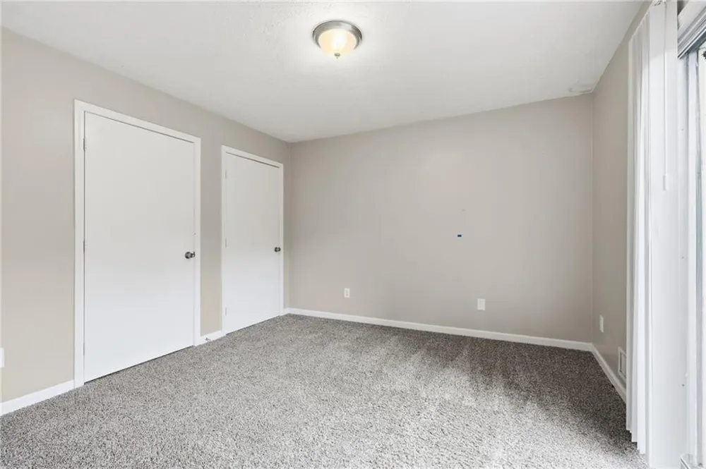 1384 Huntsmen Glen Riverdale, GA 30296