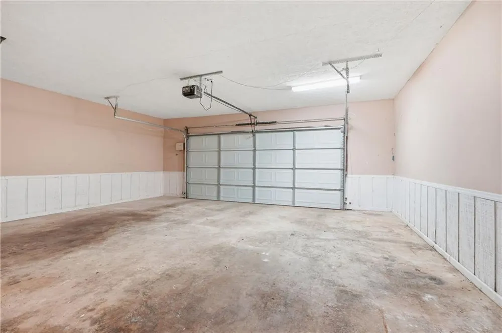 1384 Huntsmen Glen Riverdale, GA 30296