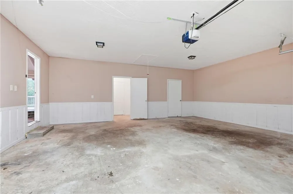 1384 Huntsmen Glen Riverdale, GA 30296