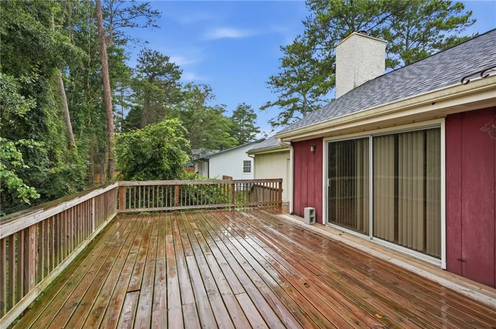 1384 Huntsmen Glen Riverdale, GA 30296