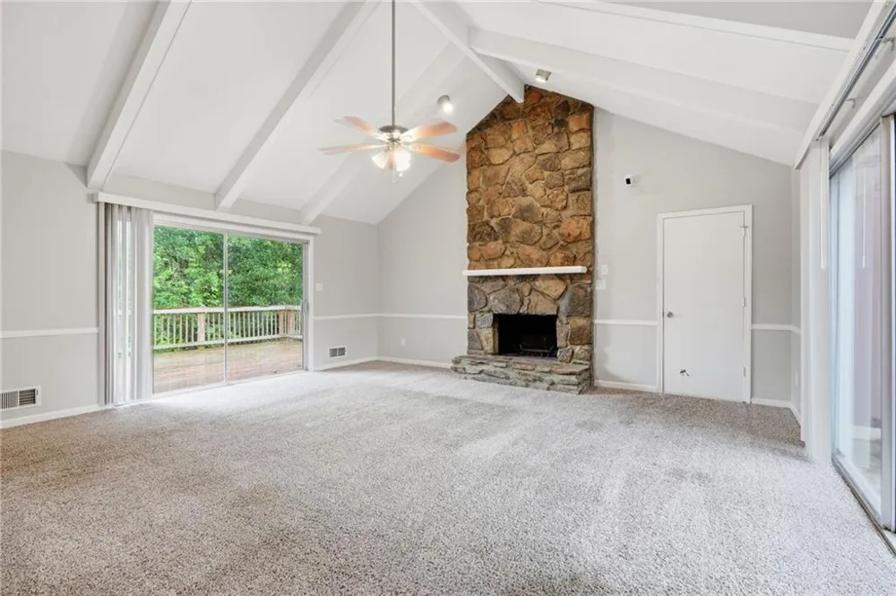 1384 Huntsmen Glen Riverdale, GA 30296