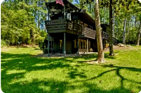 862 Lakeshore Drive