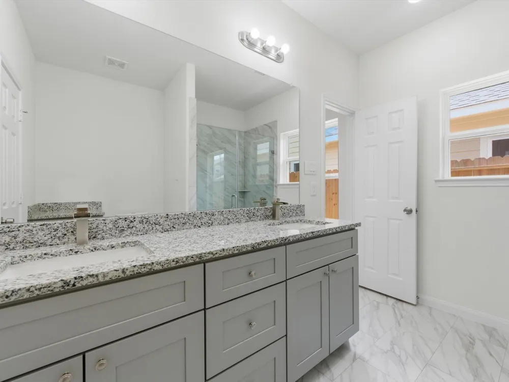 2811 Bowlin Leaf Lane Houston, TX 77014