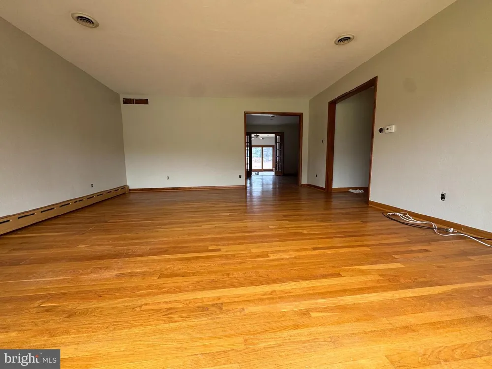 6996 HARDING HIGHWAY Mays Landing, NJ 08330