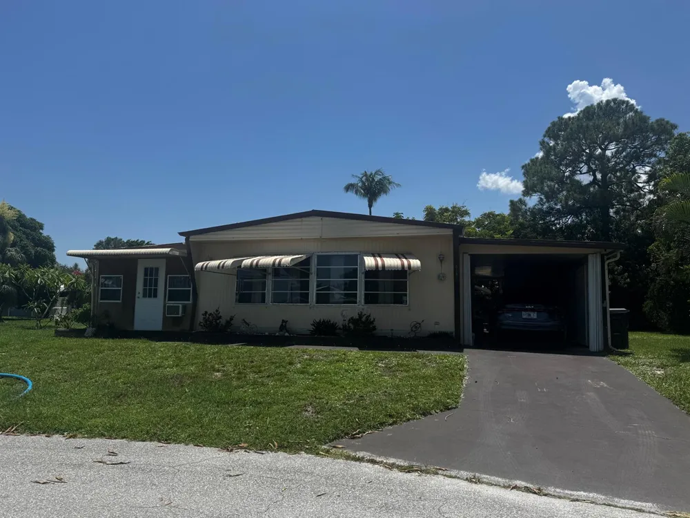 6165 joshua Lane Lantana, FL 33462
