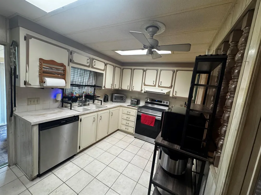 6165 joshua Lane Lantana, FL 33462