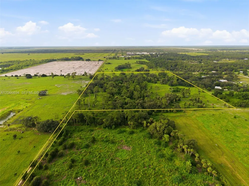 3291 Fort Denaud Rd La Belle, FL 33935