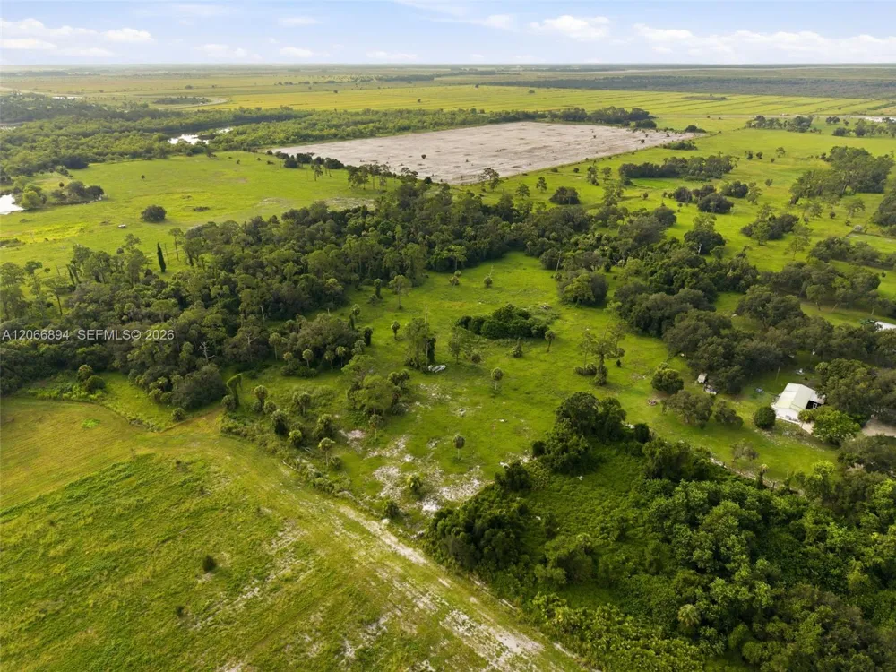 3291 Fort Denaud Rd La Belle, FL 33935