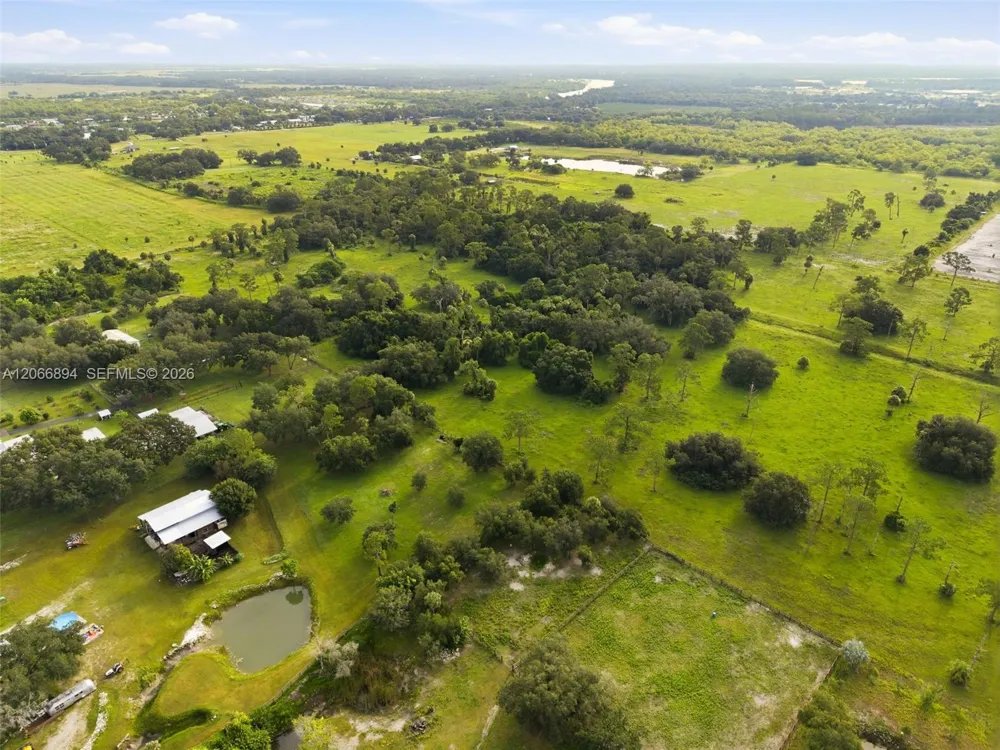 3291 Fort Denaud Rd La Belle, FL 33935