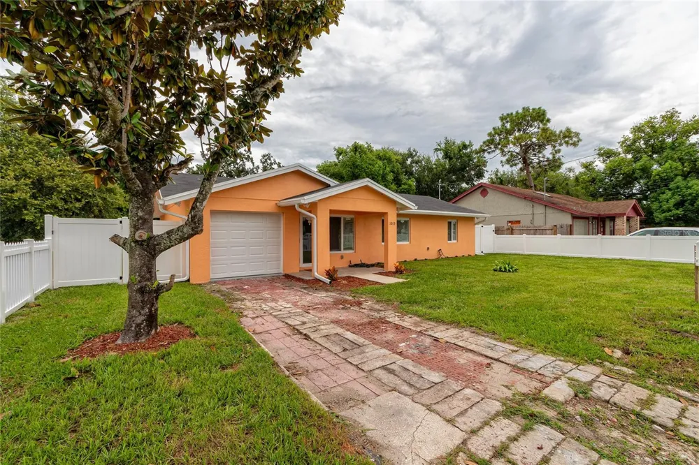 1015 MACK AVENUE Orlando, FL 32805