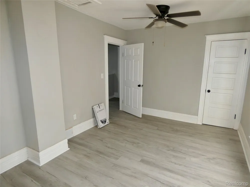 81 Fessenden Street Mt Clemens City, MI 48043