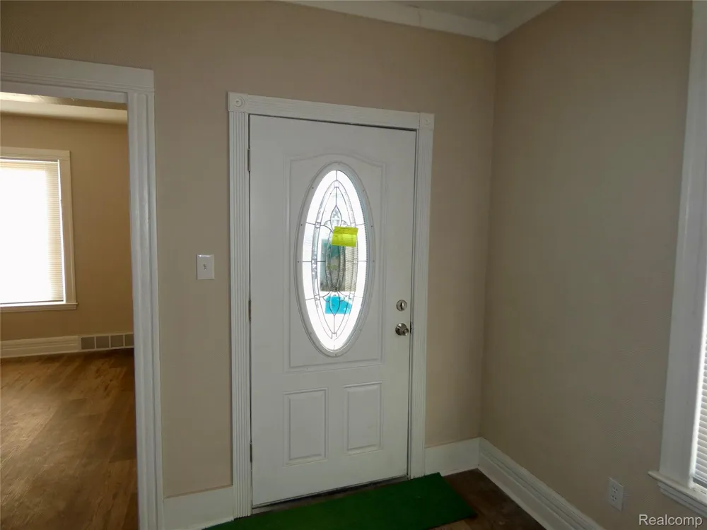 81 Fessenden Street Mt Clemens City, MI 48043