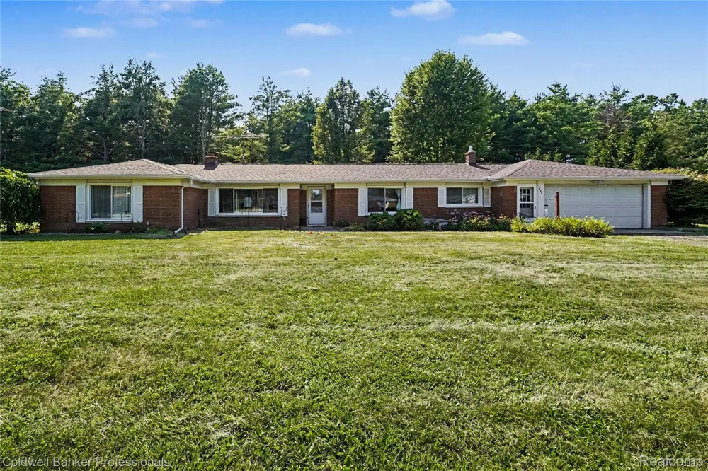 181 Sterling Drive Elba Township, MI 48446
