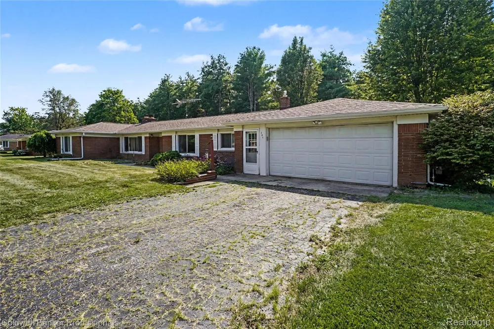 181 Sterling Drive Elba Township, MI 48446