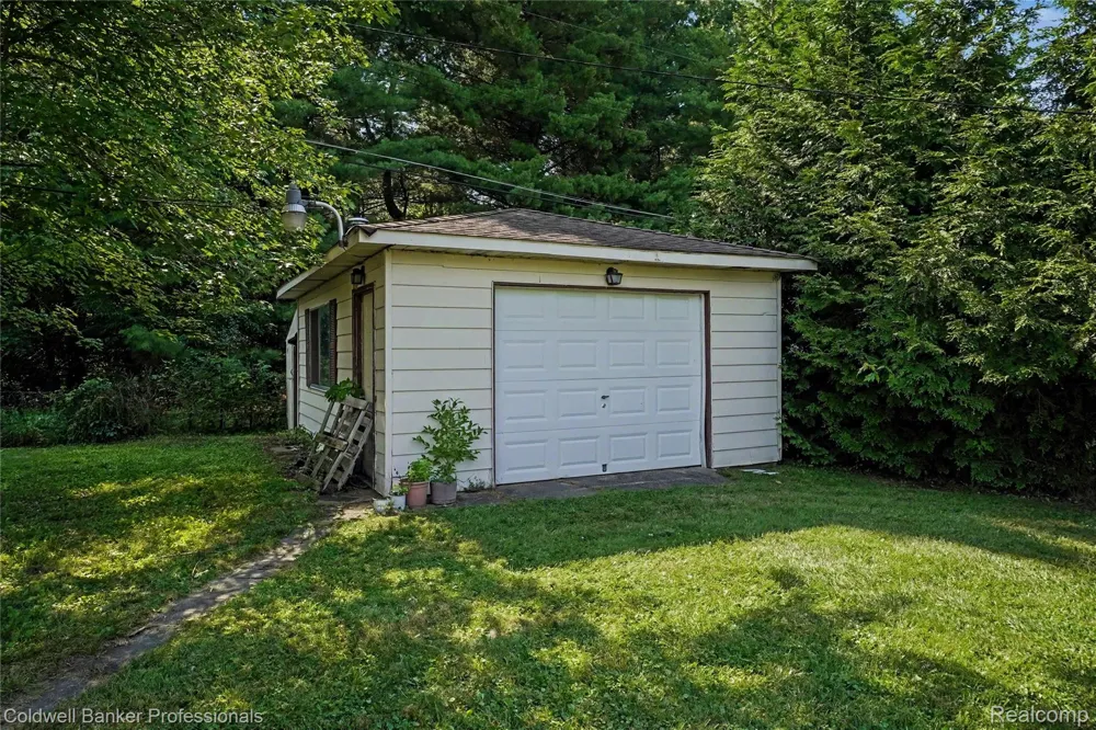 181 Sterling Drive Elba Township, MI 48446
