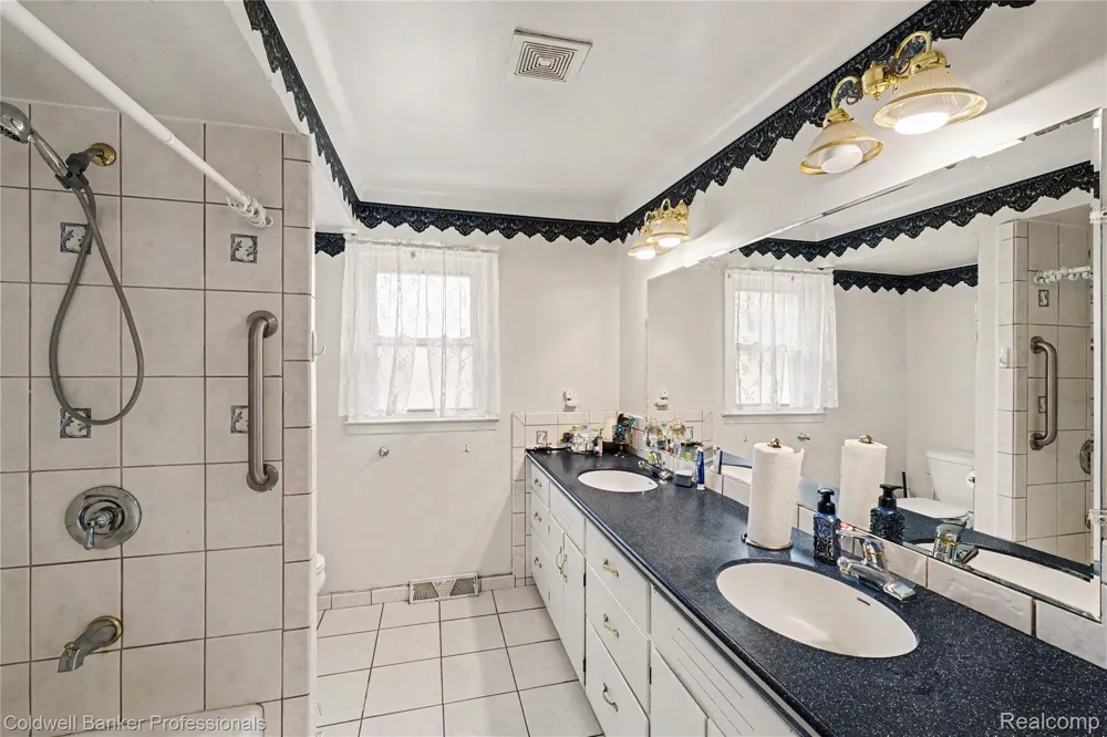 181 Sterling Drive Elba Township, MI 48446