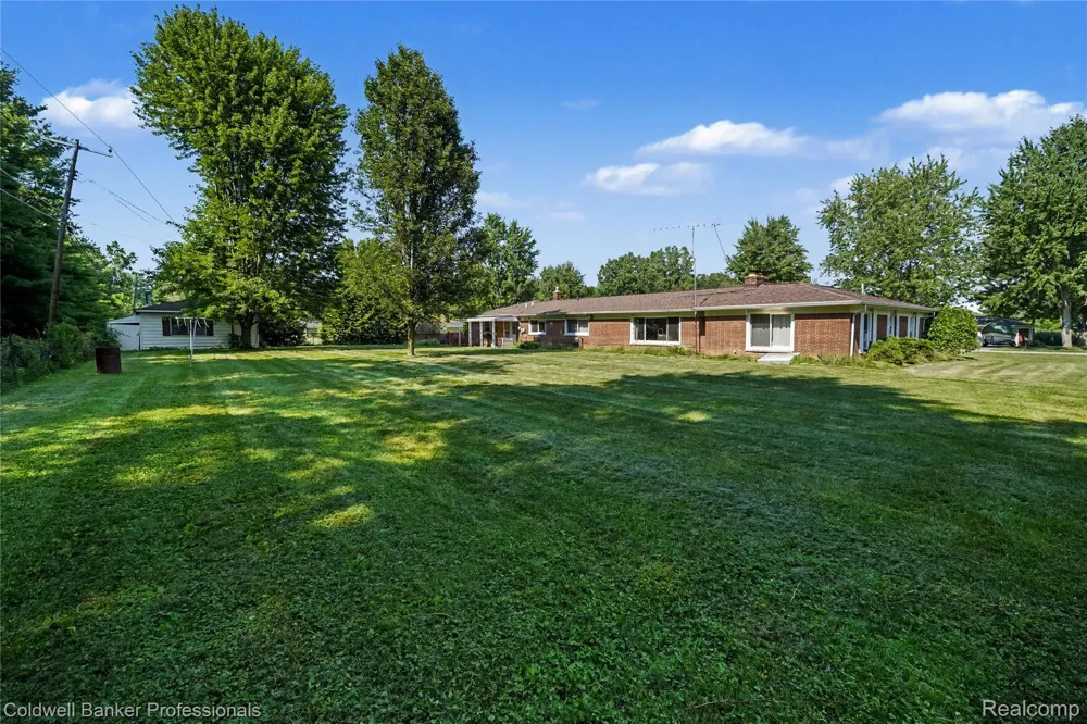 181 Sterling Drive Elba Township, MI 48446
