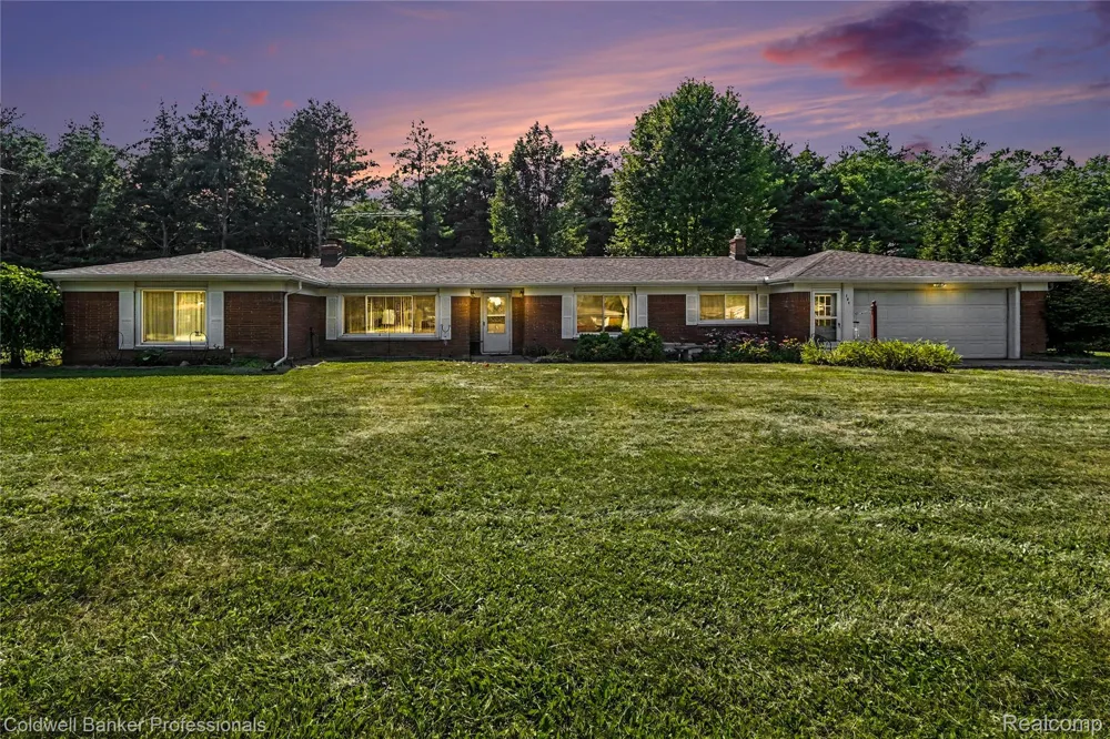 181 Sterling Drive Elba Township, MI 48446