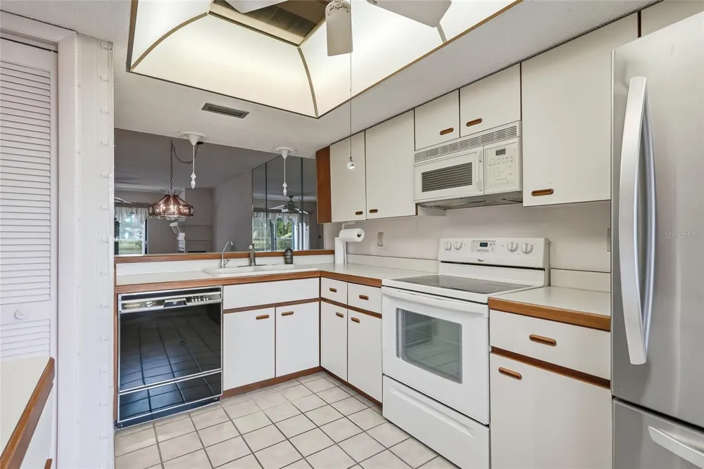 205 MARTHA LANE #205 Oldsmar, FL 34677