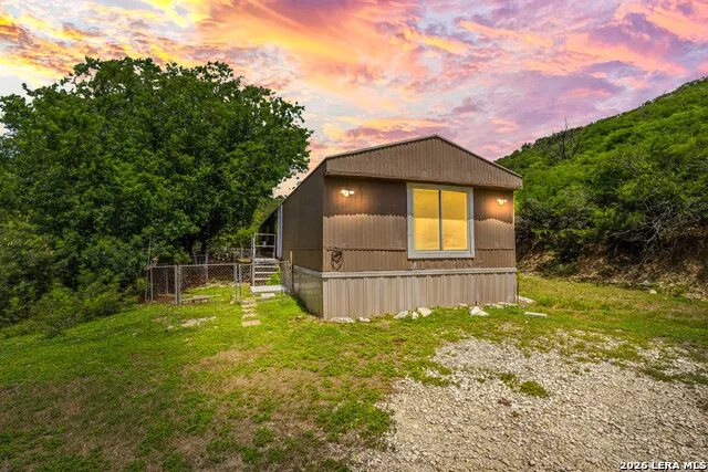 18525 County Road 5722 Castroville, TX 78009