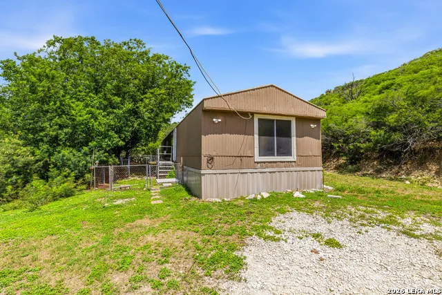 18525 County Road 5722 Castroville, TX 78009