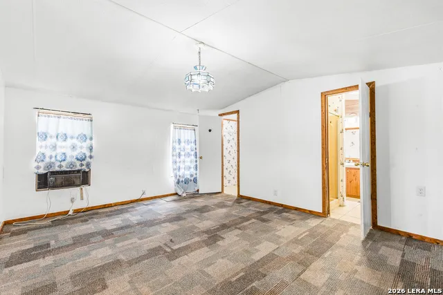 18525 County Road 5722 Castroville, TX 78009