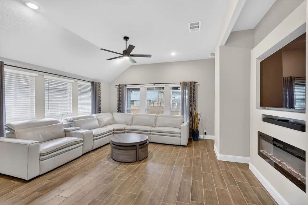 326 Atlas Cedar Glenn Heights, TX 75154
