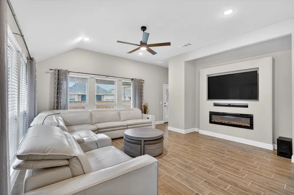 326 Atlas Cedar Glenn Heights, TX 75154