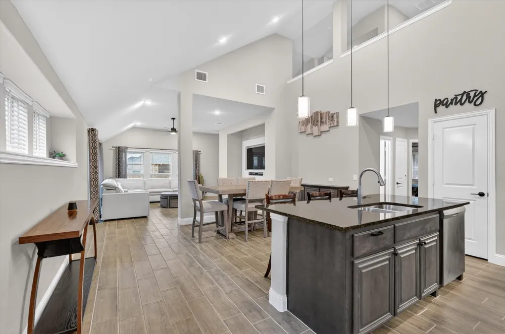 326 Atlas Cedar Glenn Heights, TX 75154