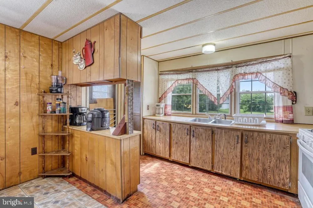 105 RUSTIQUE DRIVE York, PA 17408