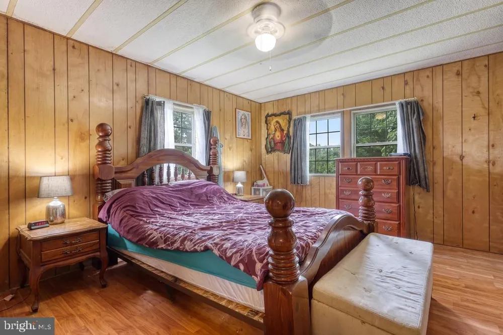 105 RUSTIQUE DRIVE York, PA 17408