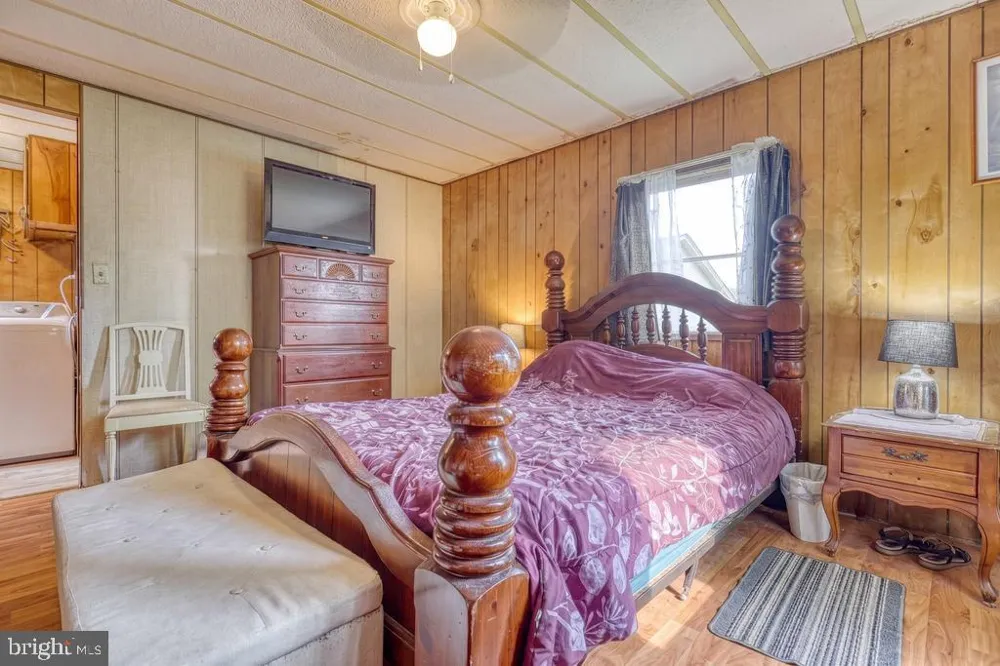 105 RUSTIQUE DRIVE York, PA 17408