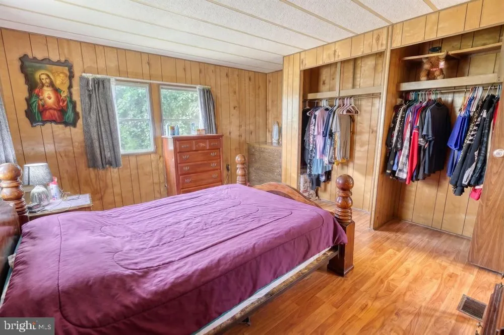 105 RUSTIQUE DRIVE York, PA 17408