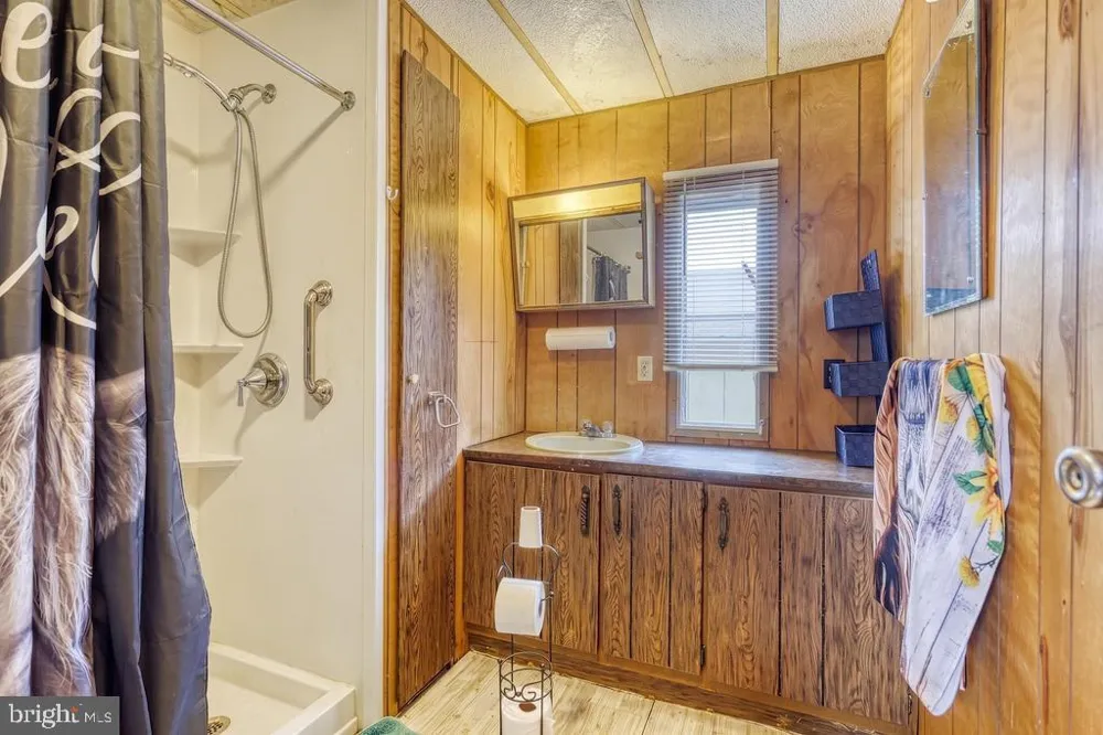 105 RUSTIQUE DRIVE York, PA 17408