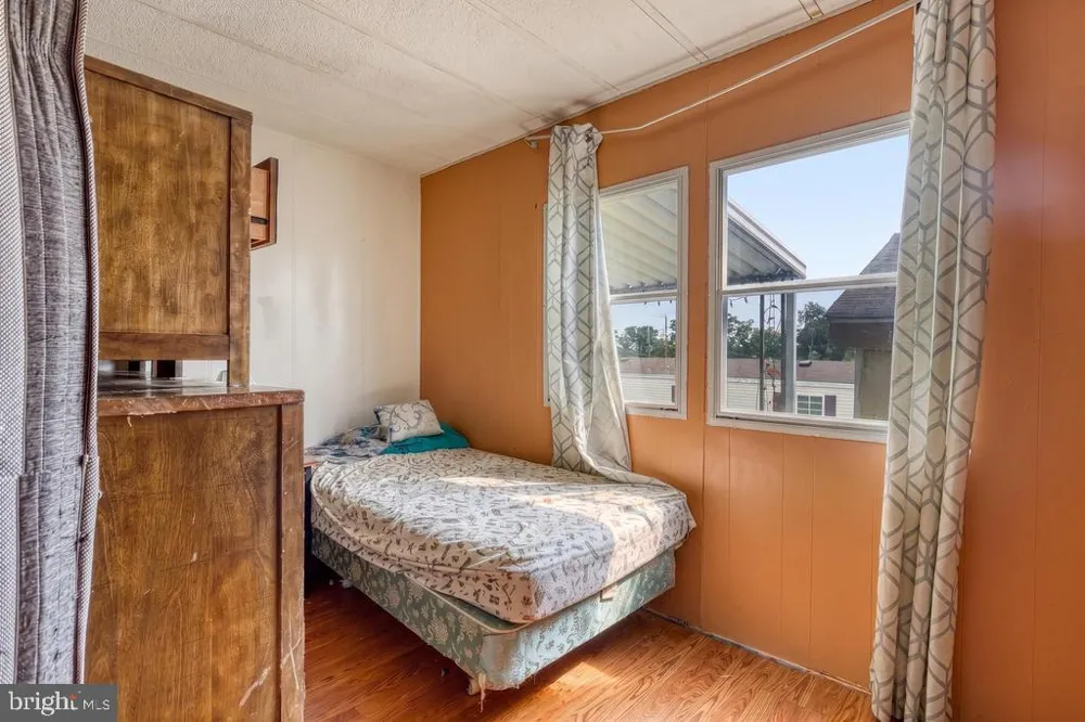 105 RUSTIQUE DRIVE York, PA 17408