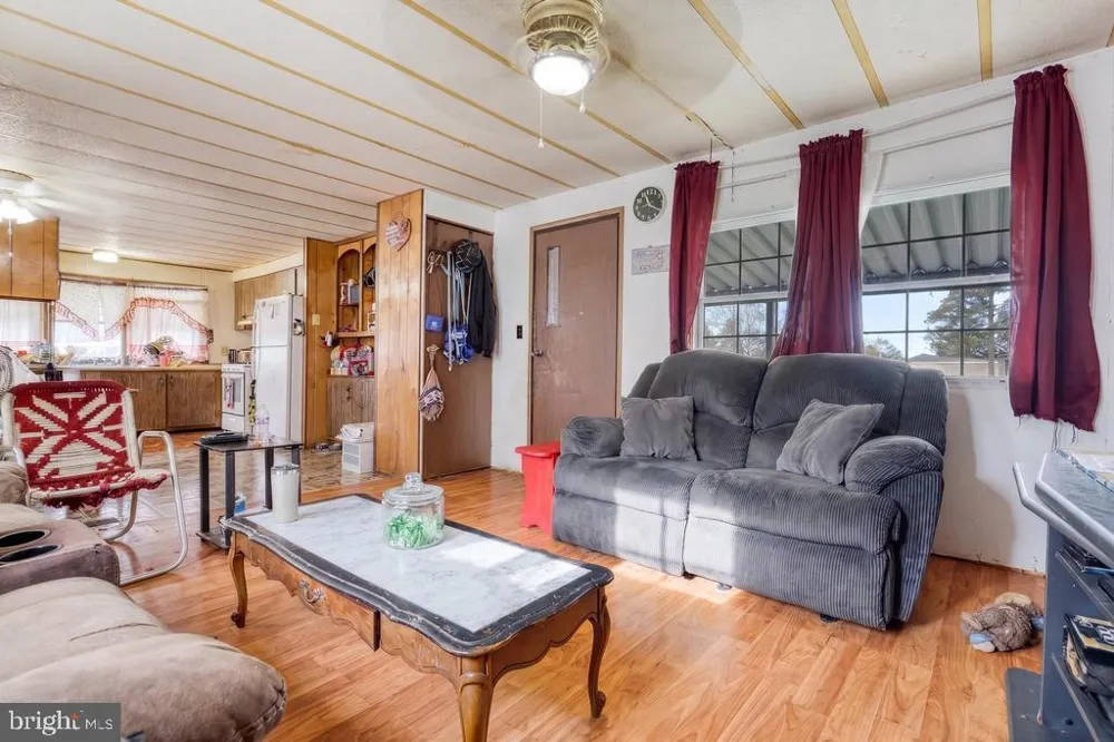 105 RUSTIQUE DRIVE York, PA 17408