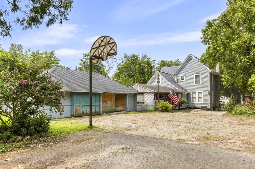 710 Monroe Street Albion, MI 49224
