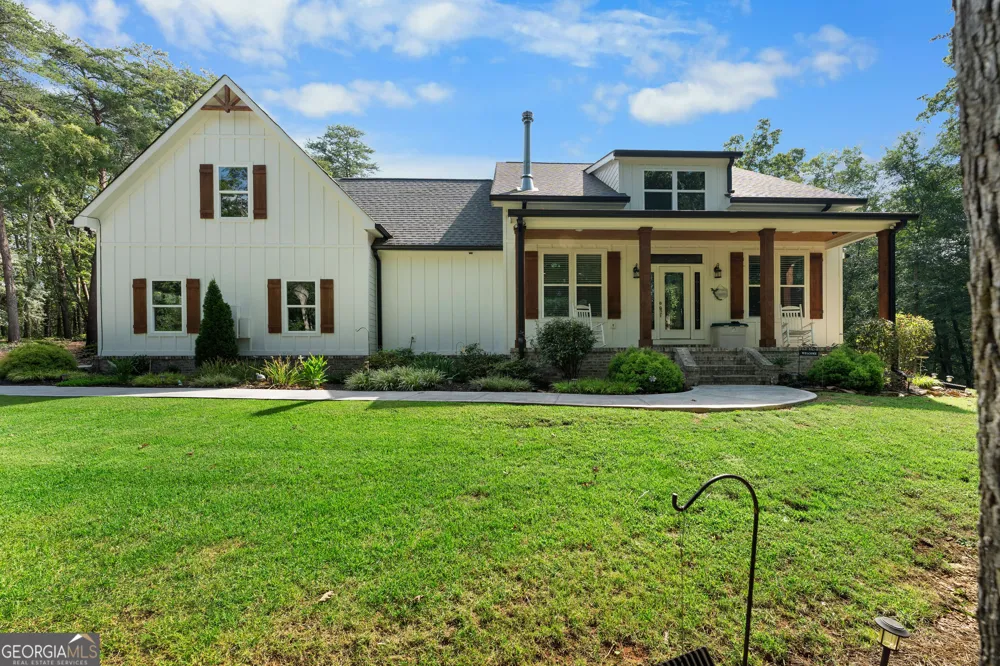 220 Long RD Rydal, GA 30171