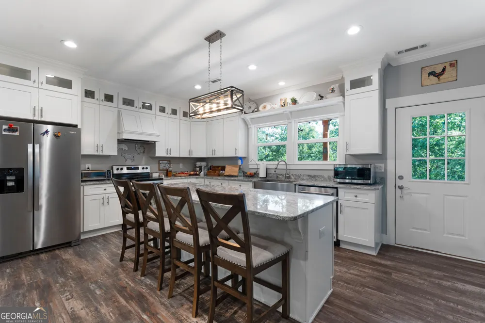 220 Long RD Rydal, GA 30171