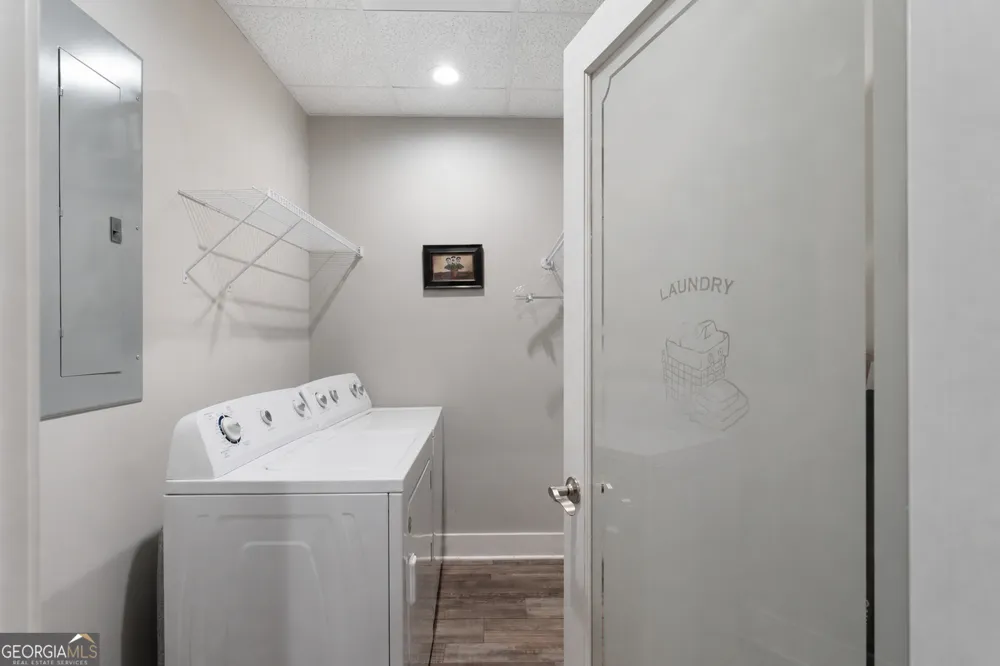220 Long RD Rydal, GA 30171