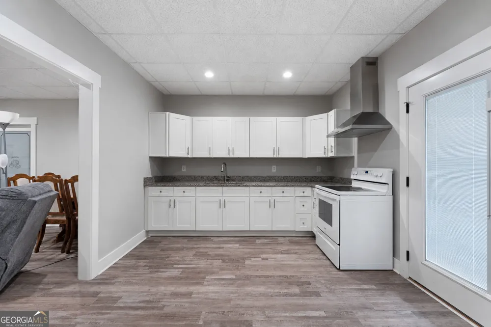 220 Long RD Rydal, GA 30171