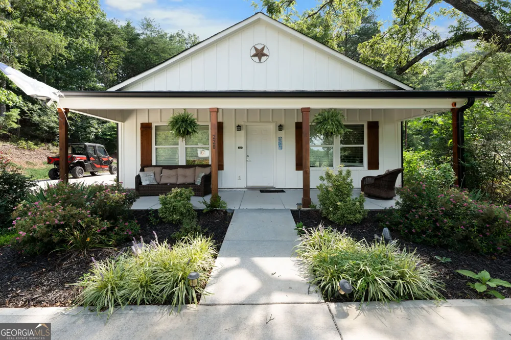 220 Long RD Rydal, GA 30171