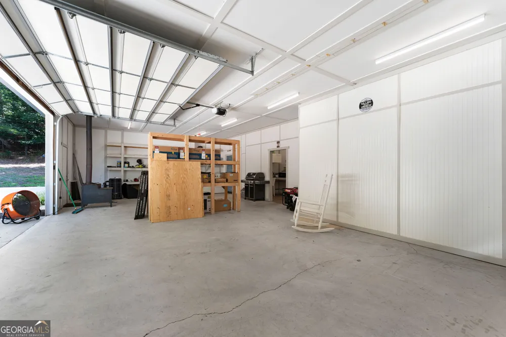 220 Long RD Rydal, GA 30171
