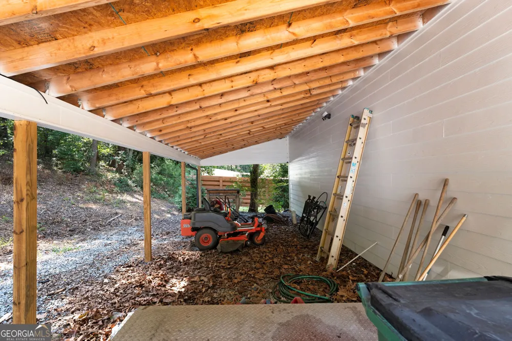 220 Long RD Rydal, GA 30171
