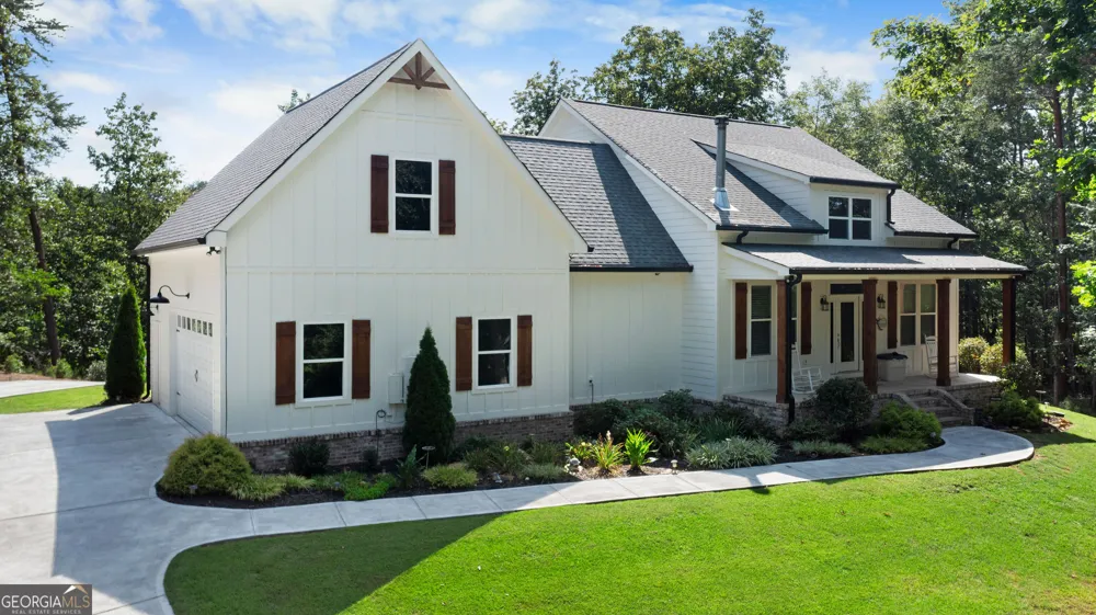 220 Long RD Rydal, GA 30171