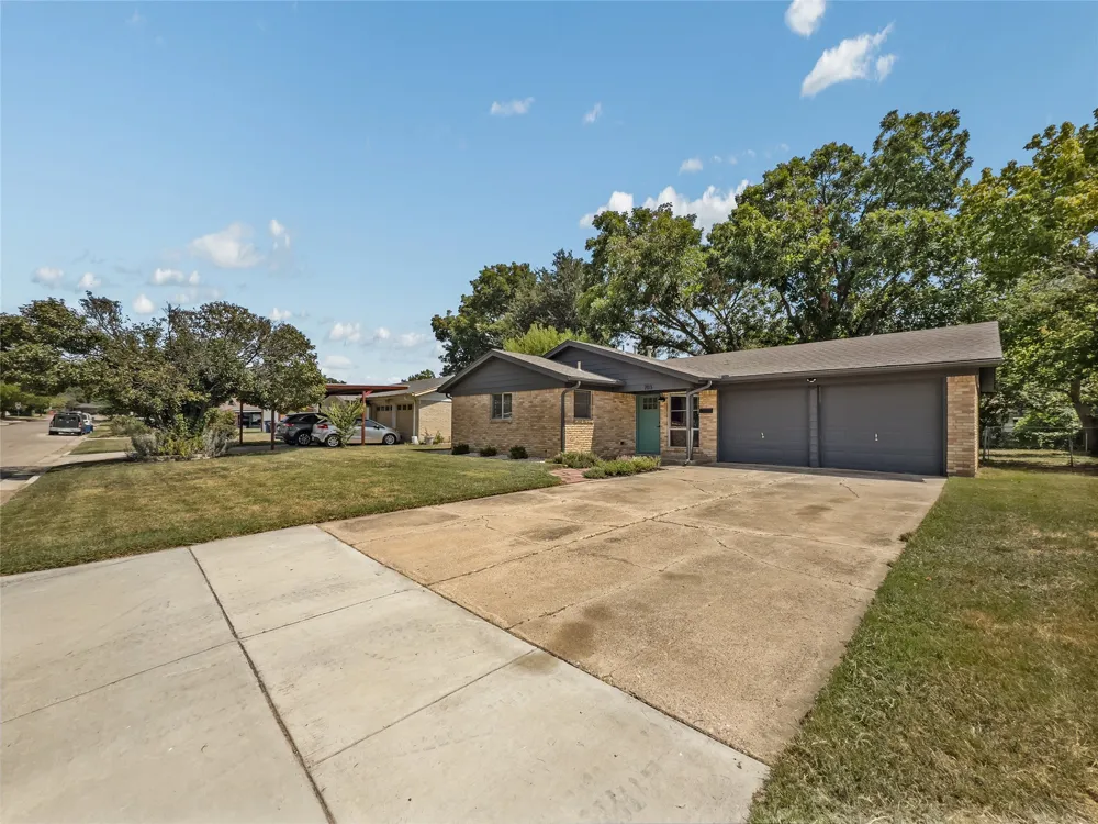 703 Whitener Road Euless, TX 76040