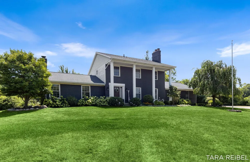 990 Riley Street Hudsonville, MI 49426
