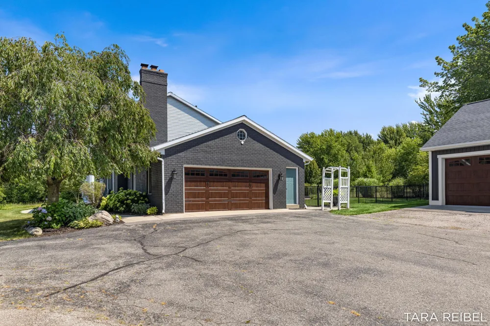 990 Riley Street Hudsonville, MI 49426